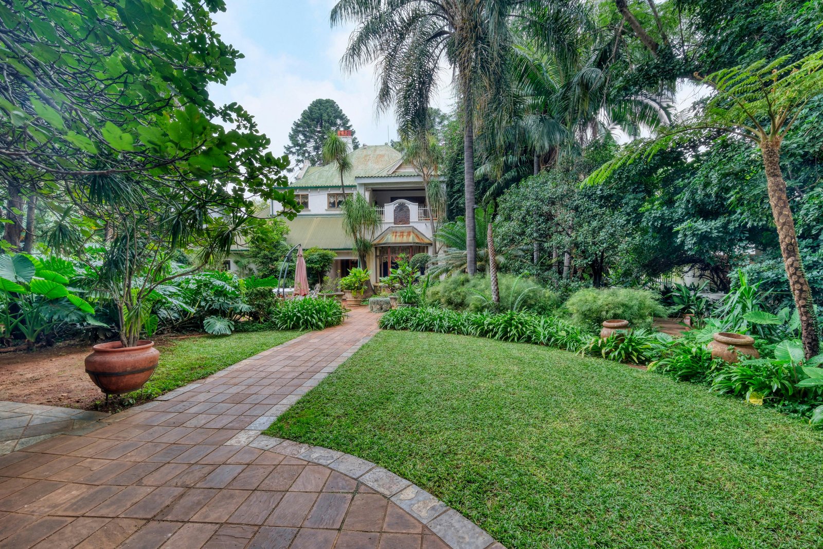 Home and Garden Banner